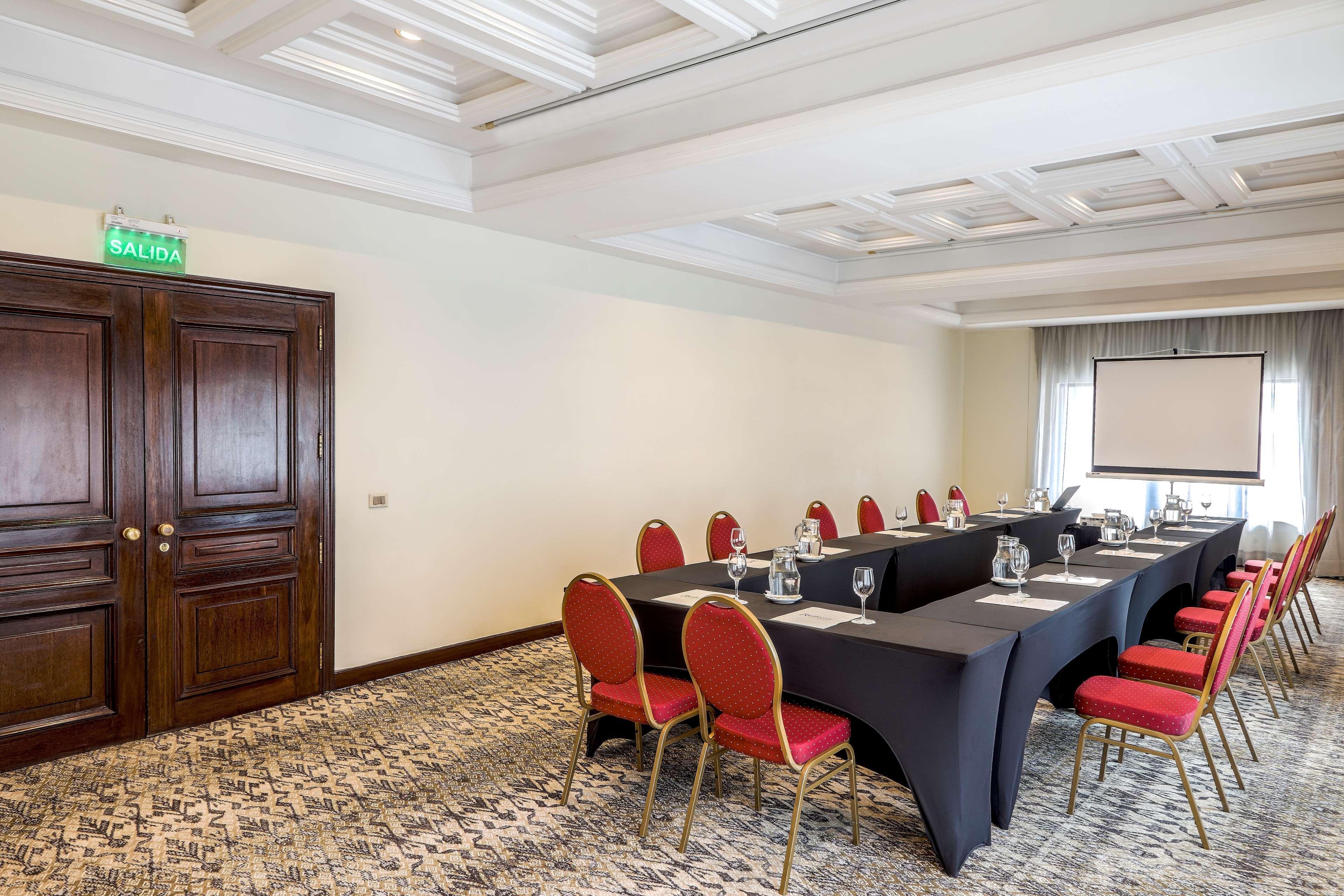 Radisson Montevideo Victoria Plaza Hotel Exterior photo Meeting room